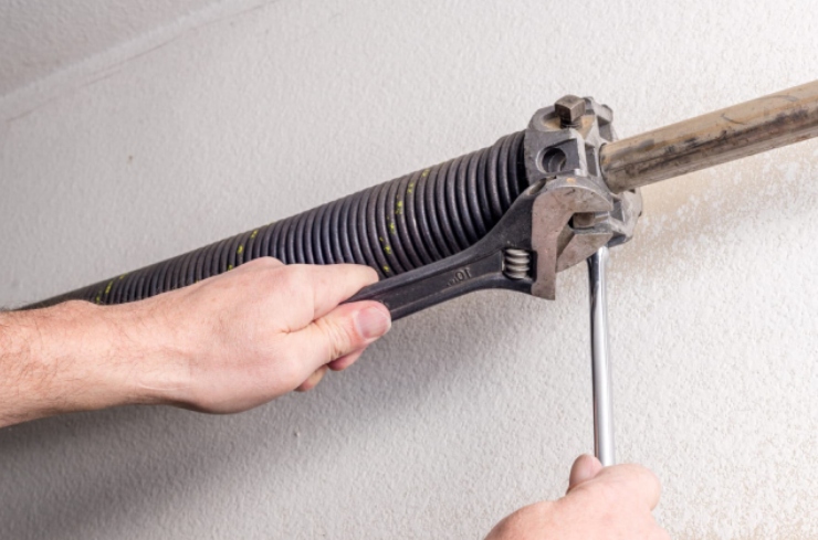 garagedoor-brokenspring