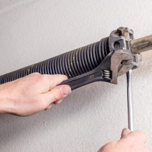 garagedoor-brokenspring